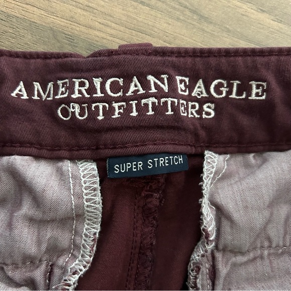 American Eagle Women’s Midi AEO Twill Super Stretch Maroon Shorts Size 2 - Picture 11 of 13